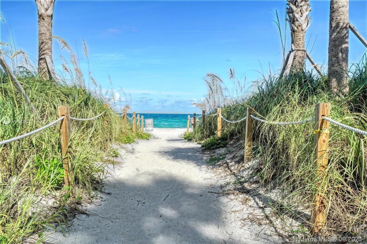 Ocean Front Units At Miami Appartement