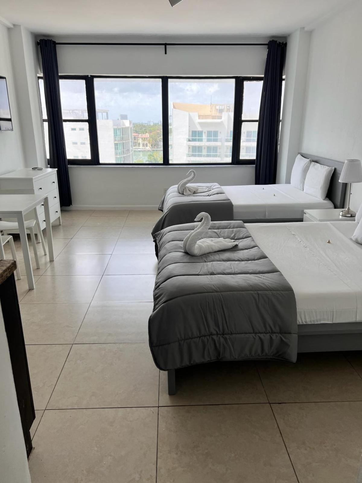 Ocean Front Units At Miami Appartement